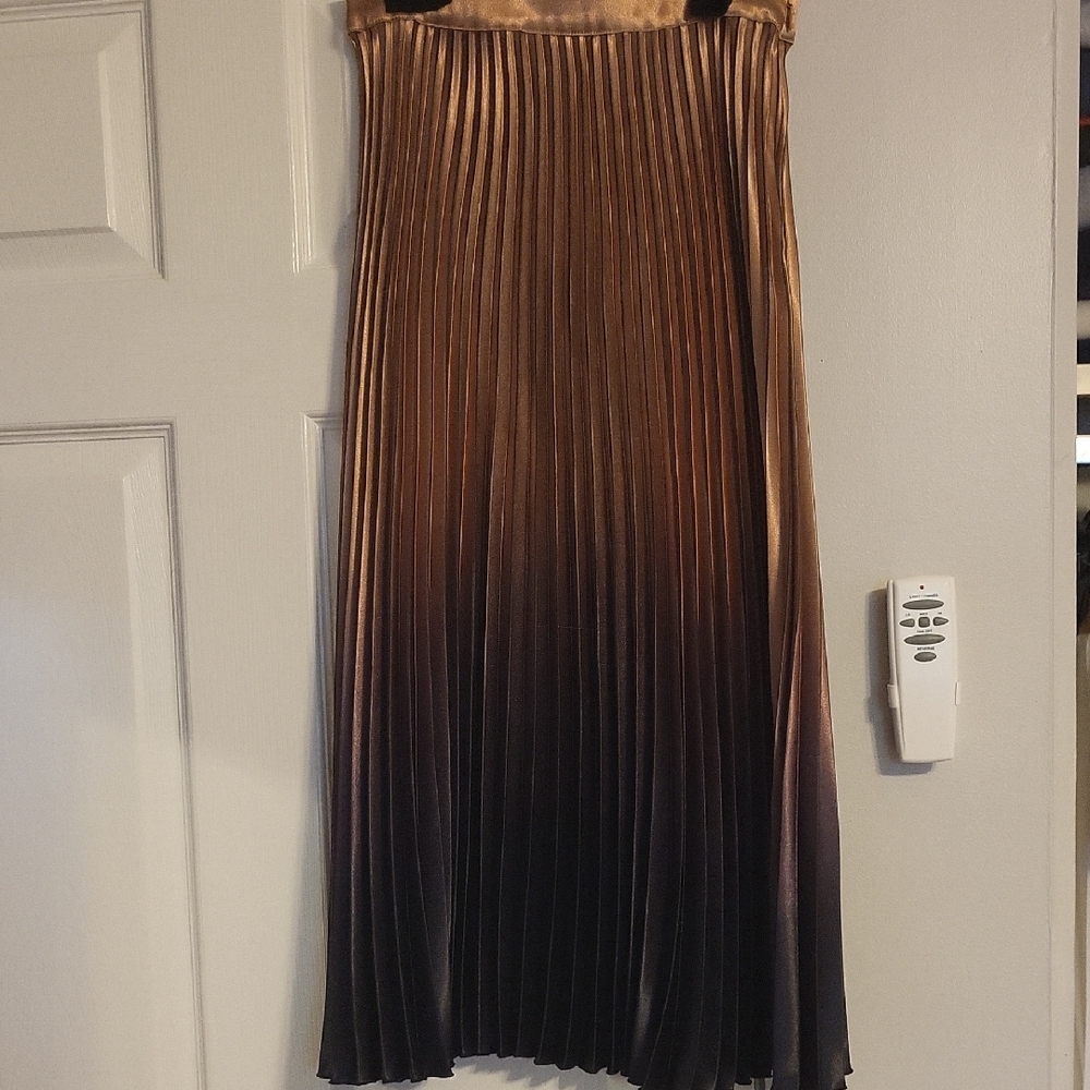 Pleated Gradient Brown to Black Midi Skirt